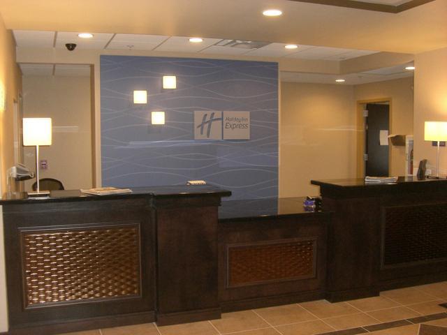 Holiday Inn Express Hotel & Suites Newport South By Ihg Экстерьер фото