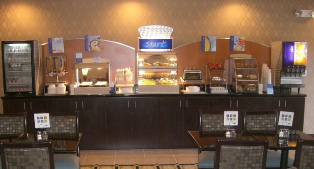 Holiday Inn Express Hotel & Suites Newport South By Ihg Экстерьер фото