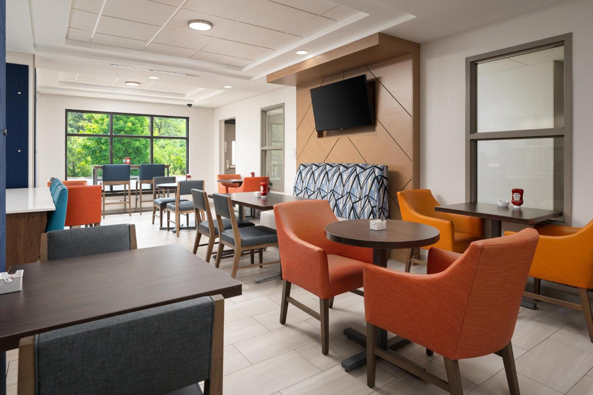 Holiday Inn Express Hotel & Suites Newport South By Ihg Экстерьер фото