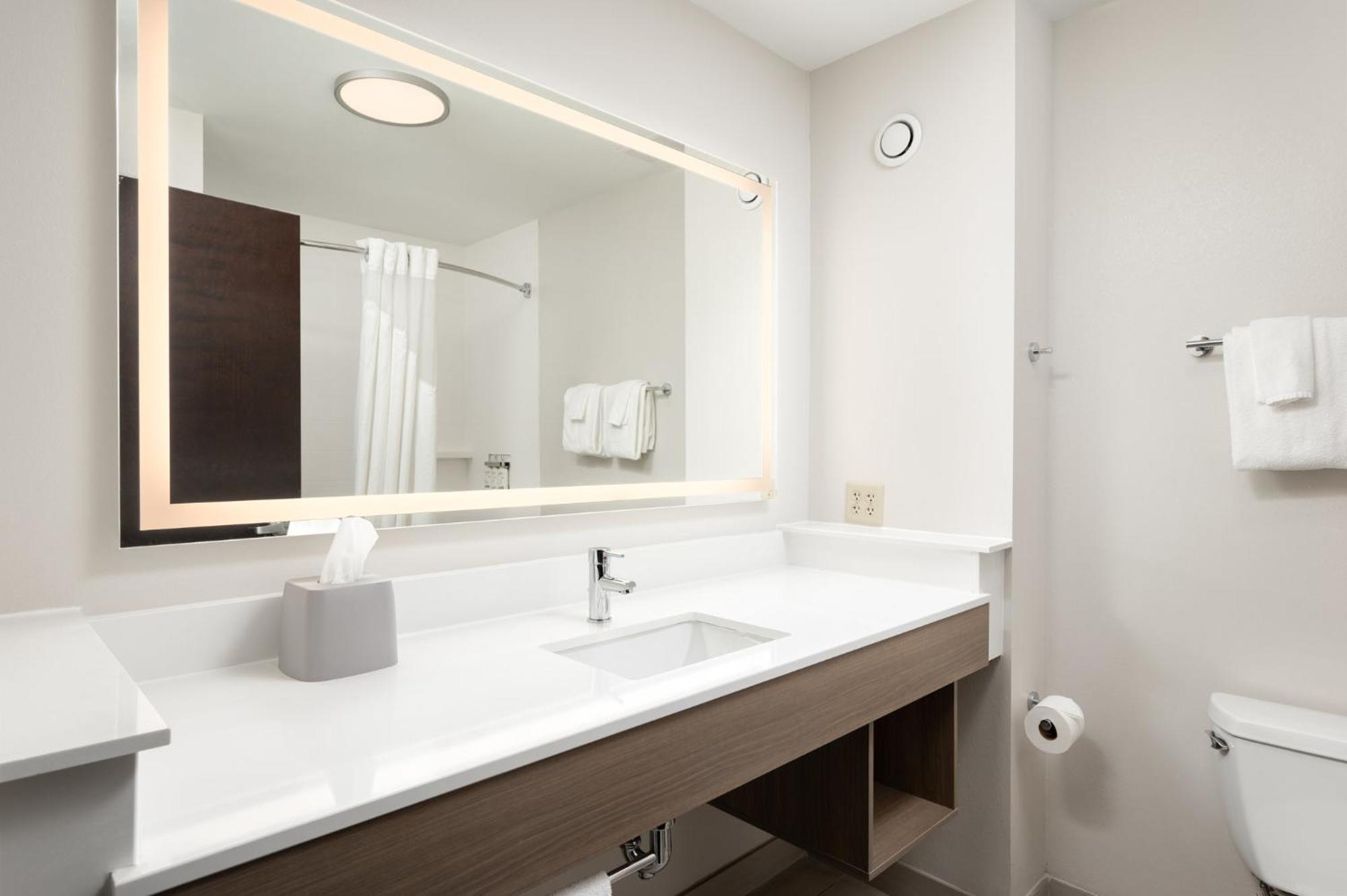Holiday Inn Express Hotel & Suites Newport South By Ihg Экстерьер фото