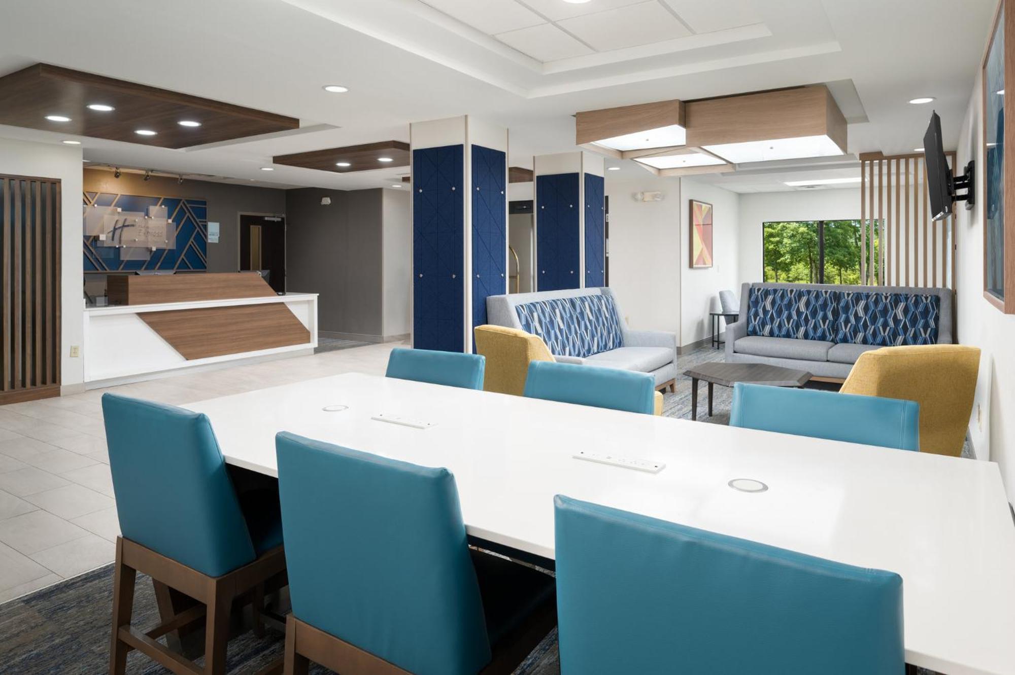 Holiday Inn Express Hotel & Suites Newport South By Ihg Экстерьер фото