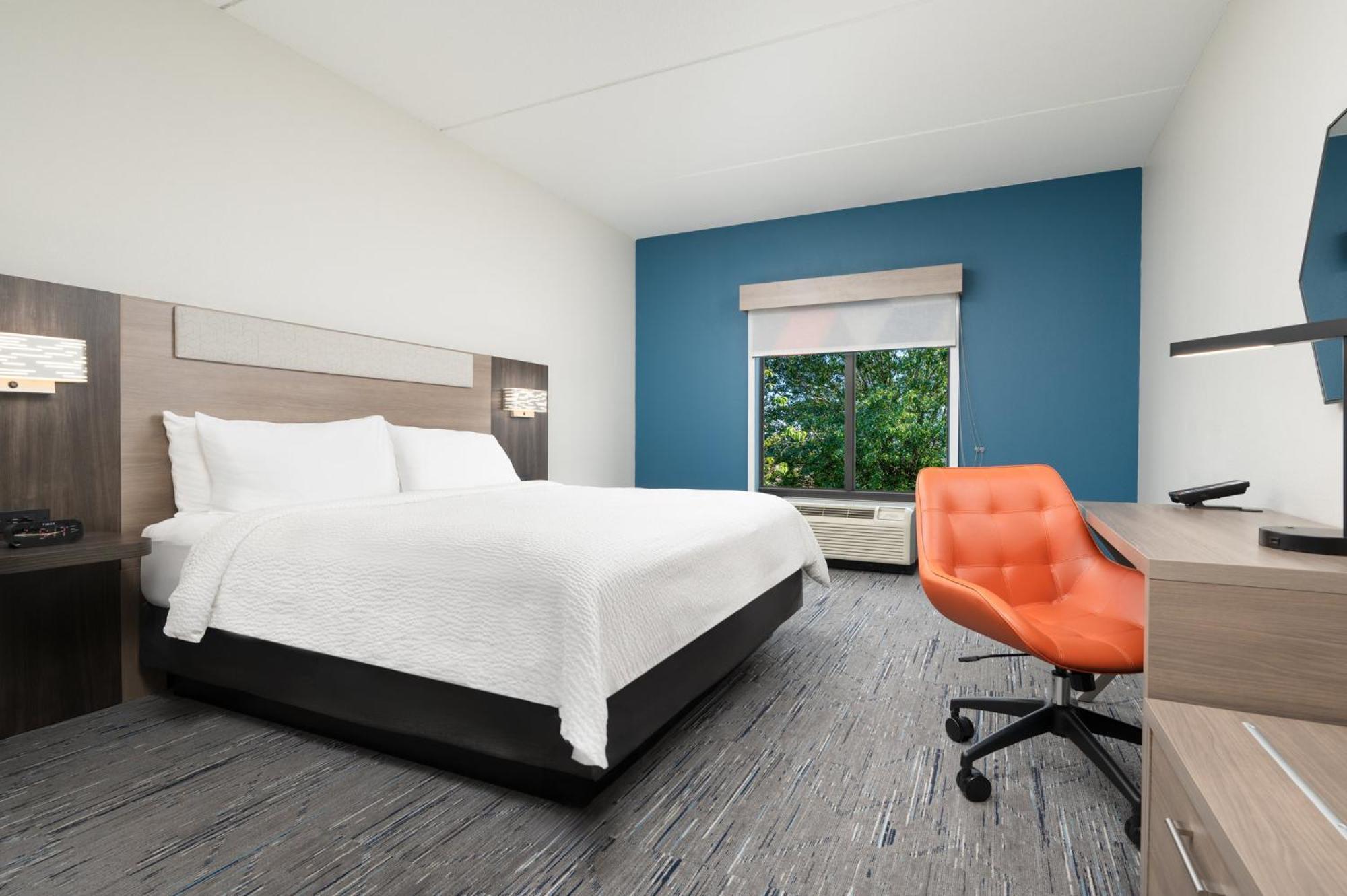 Holiday Inn Express Hotel & Suites Newport South By Ihg Экстерьер фото