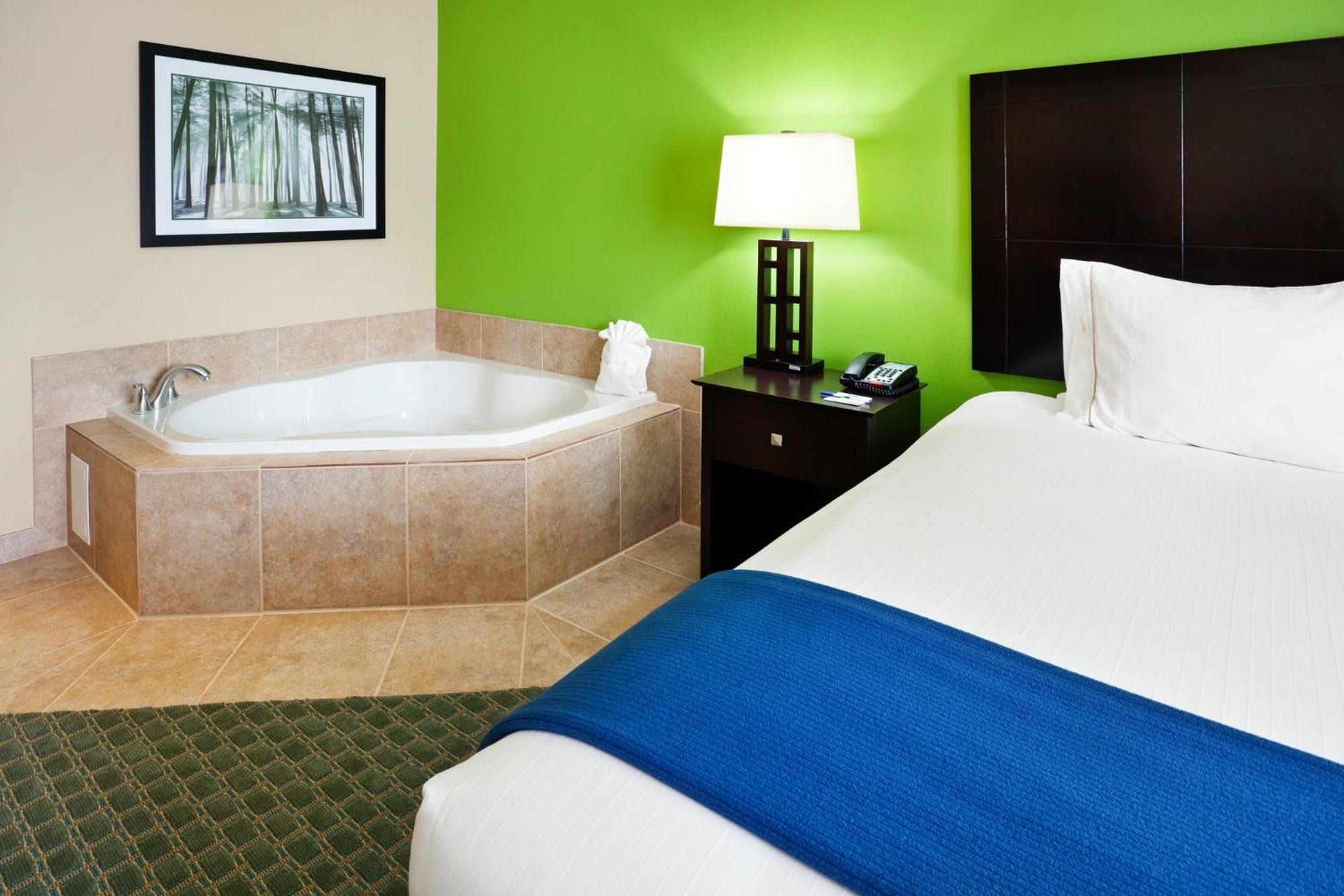 Holiday Inn Express Hotel & Suites Newport South By Ihg Экстерьер фото