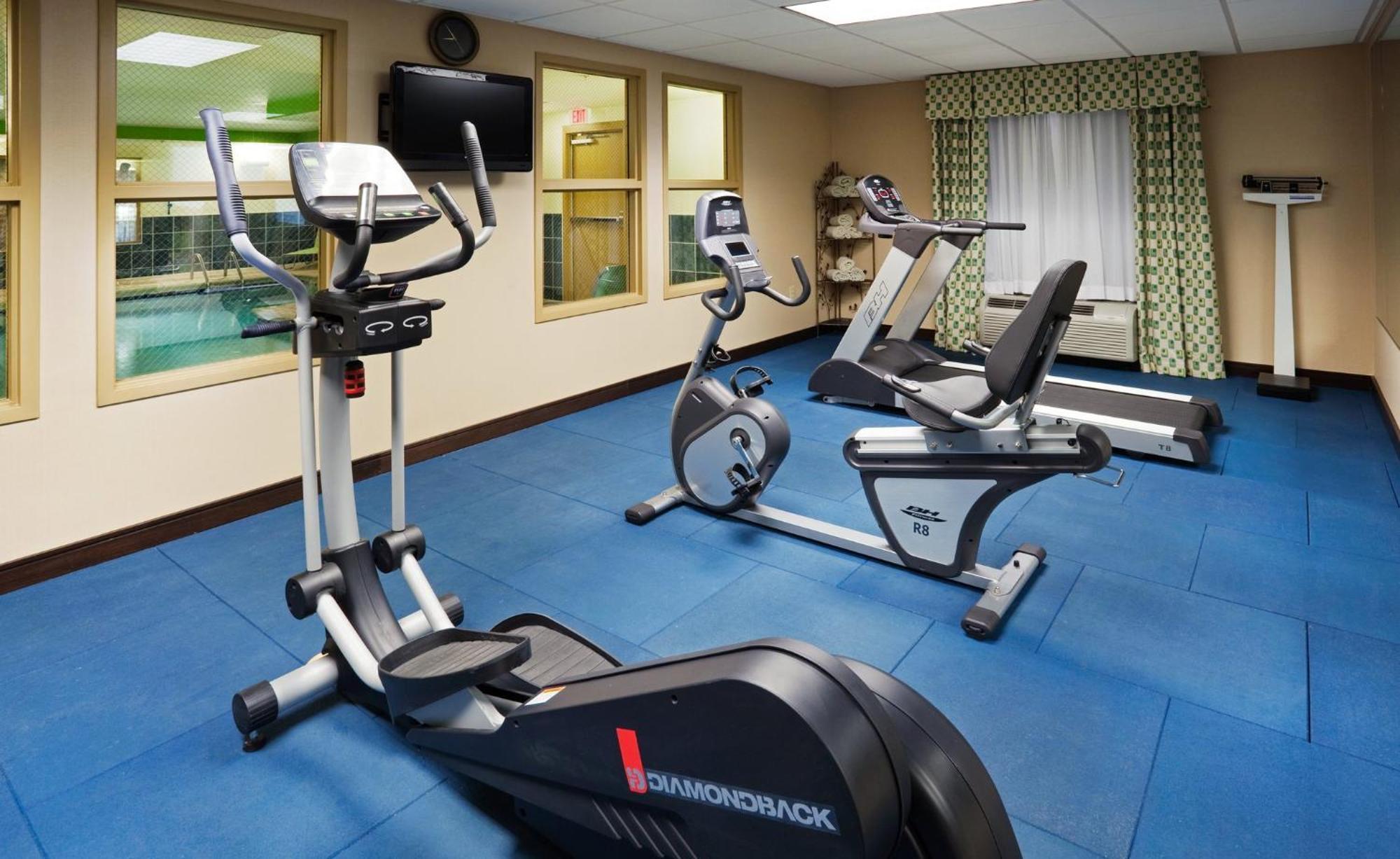 Holiday Inn Express Hotel & Suites Newport South By Ihg Экстерьер фото