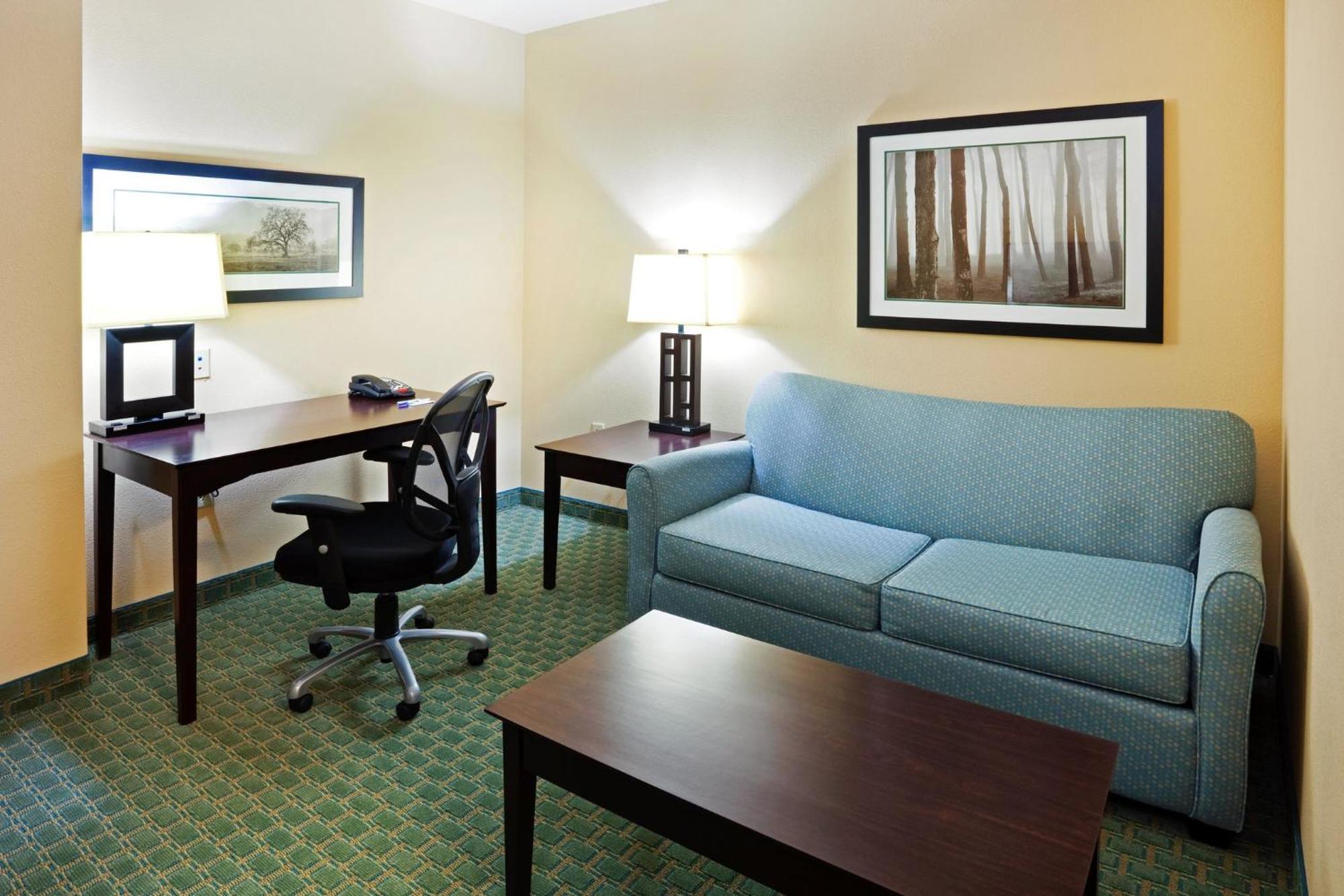 Holiday Inn Express Hotel & Suites Newport South By Ihg Экстерьер фото